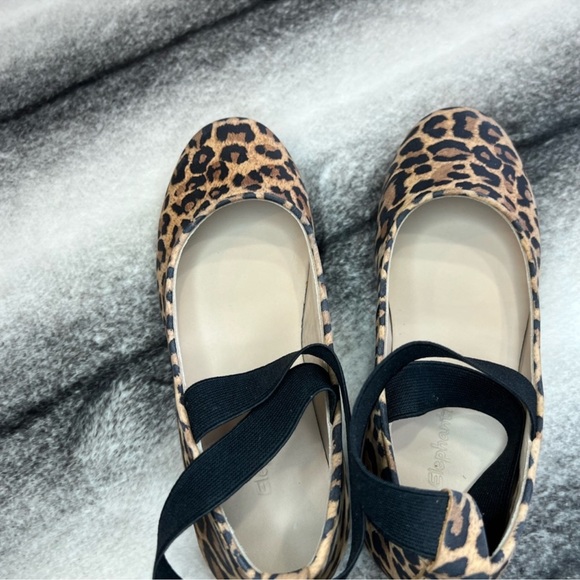 Elephantito Melissa Leopard Print Suede Flats - Picture 2 of 8